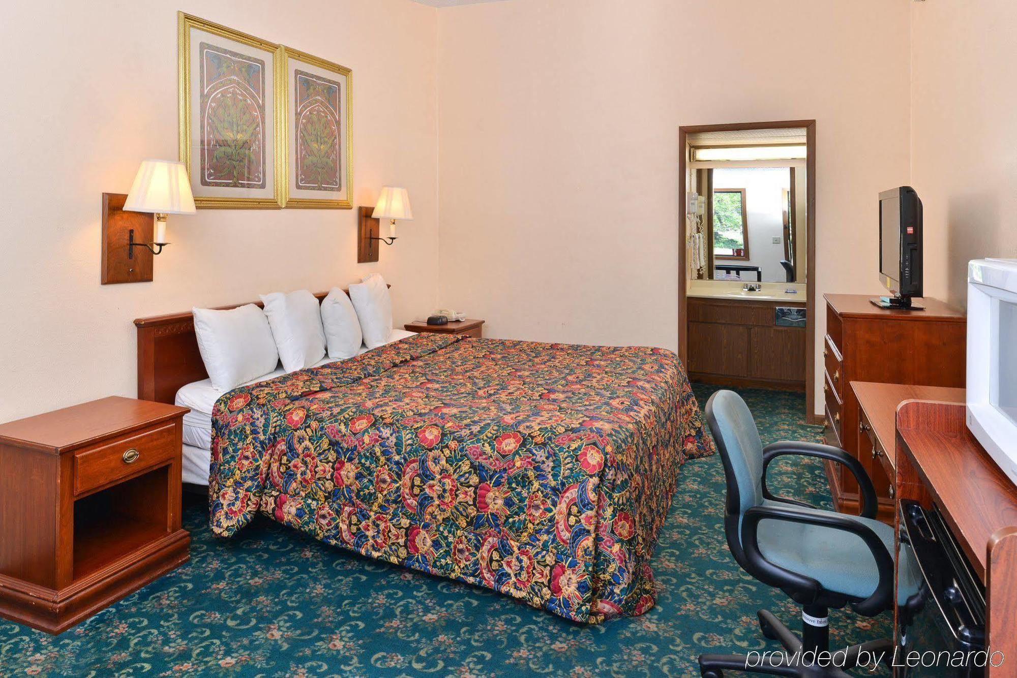 Nation's Hotel 2*