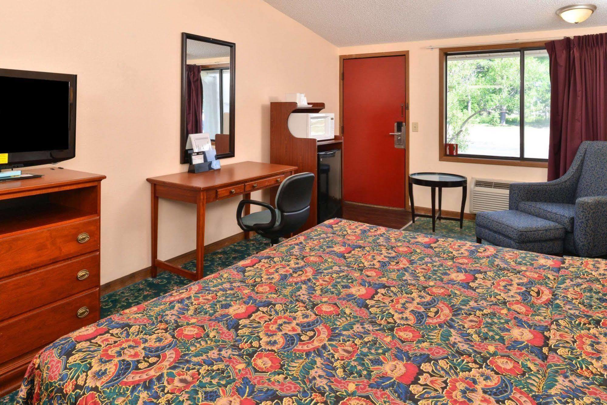 Nation's Hotel