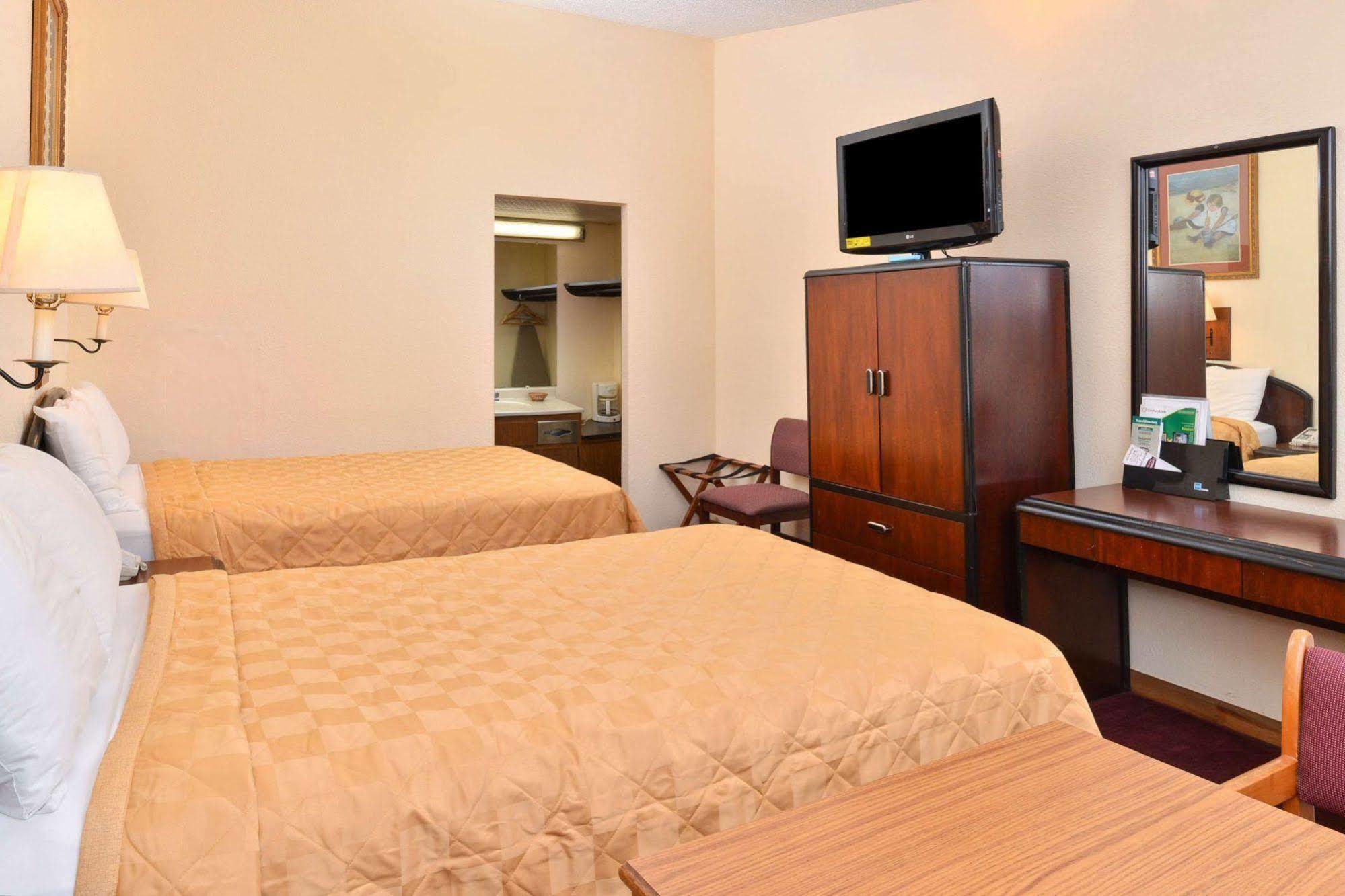 Nation's Hotel 2*