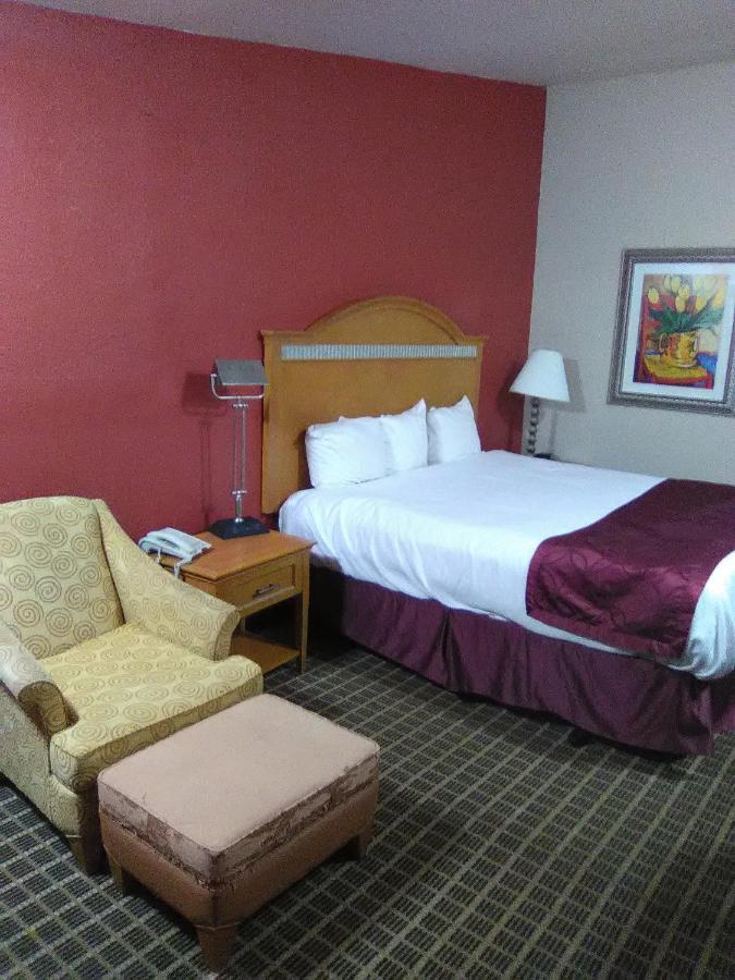 Nation's Hotel 2*